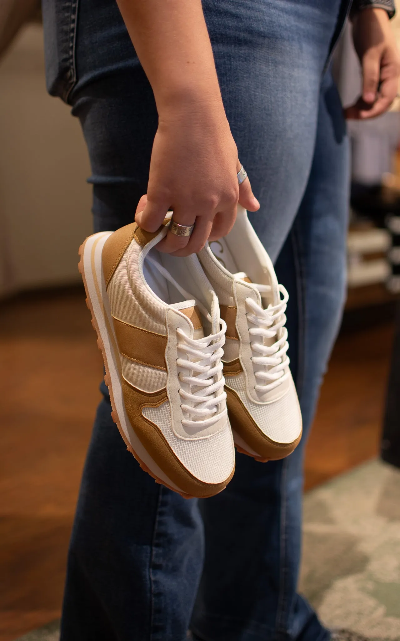 Phoebe Toffee Sneaker